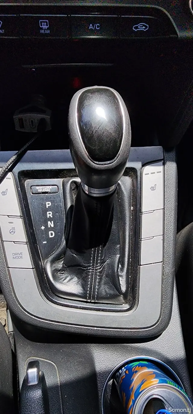 Hyundai Elantra 2017 · 2.0 AT