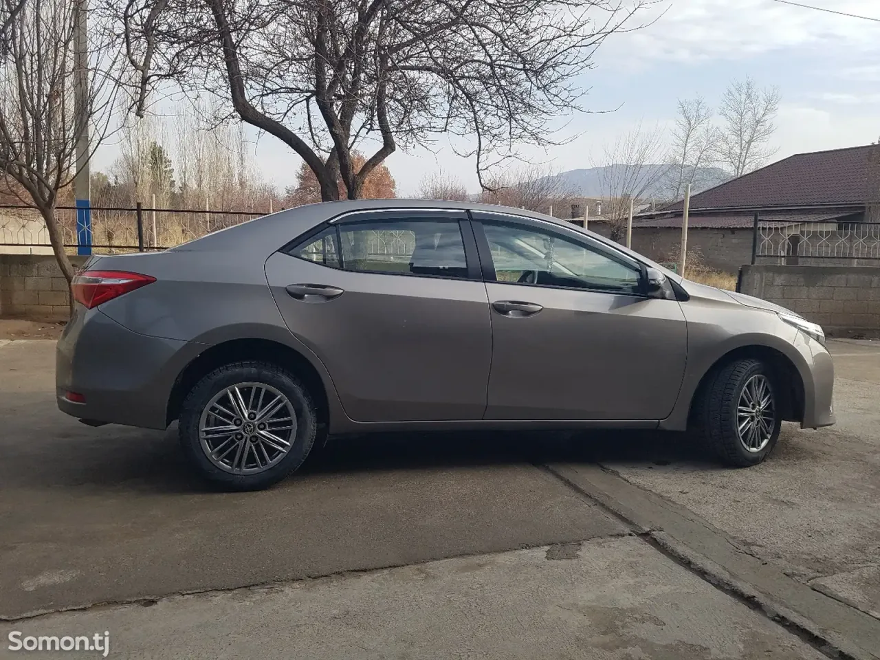 Toyota Corolla 2013 · 1.6 AT