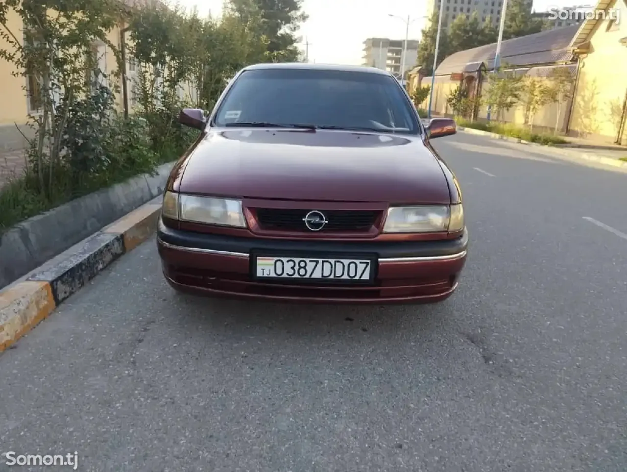 Opel Vectra A 1994 · 1.6 MT