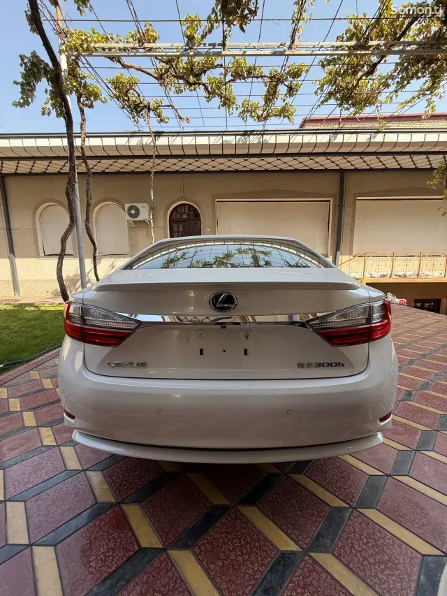 Lexus ES series 2016 · 3.0 AT