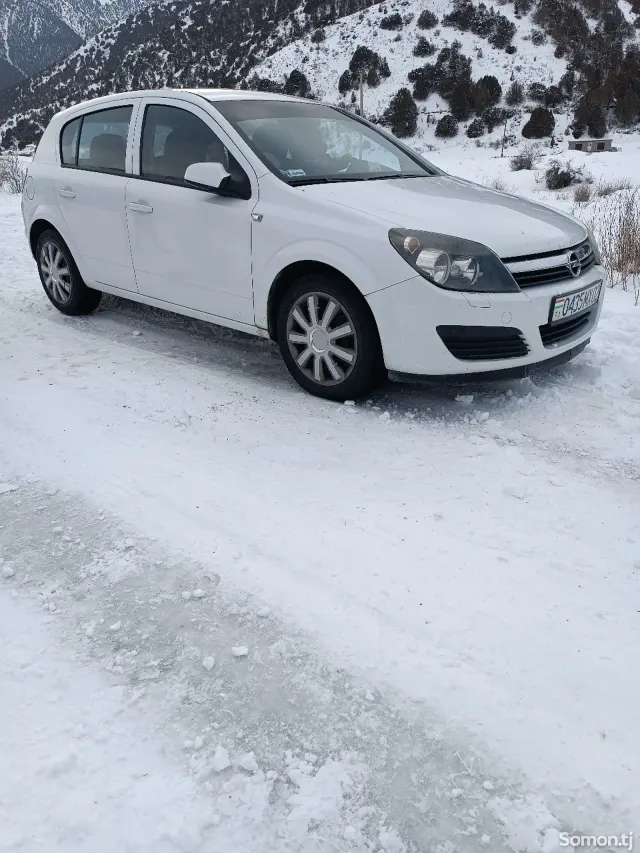 Opel Astra H 2006 · 1.4 MT