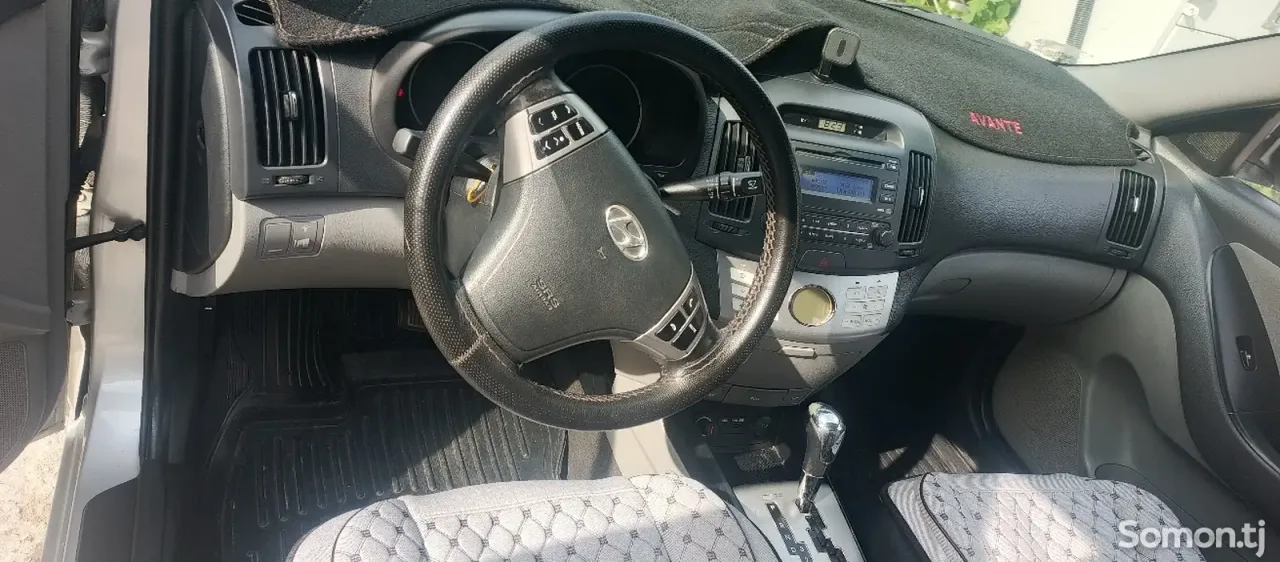 Hyundai Avante 2010 · 1.6 AT