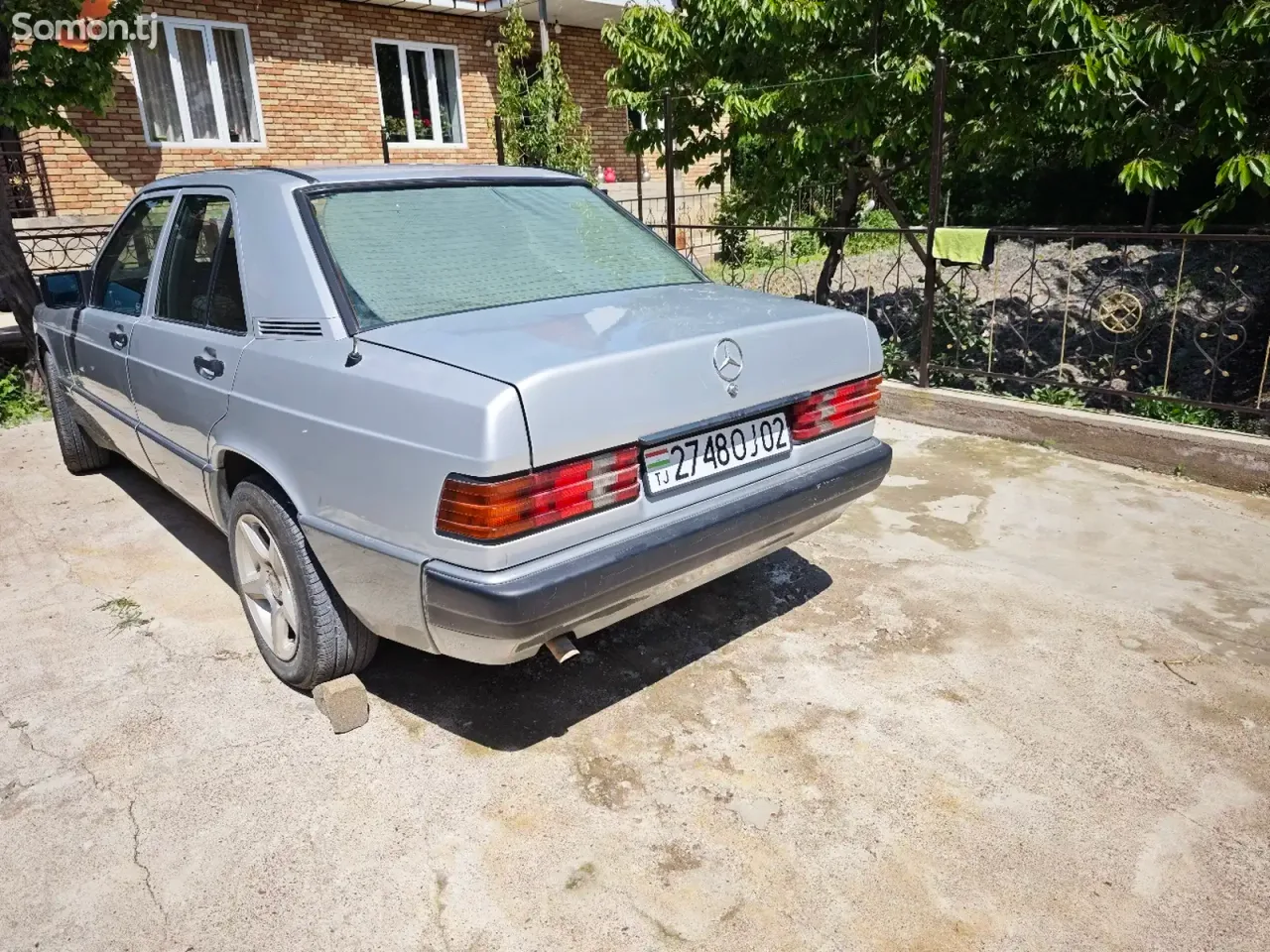 Mercedes-Benz W201 1992 · 1.8 MT