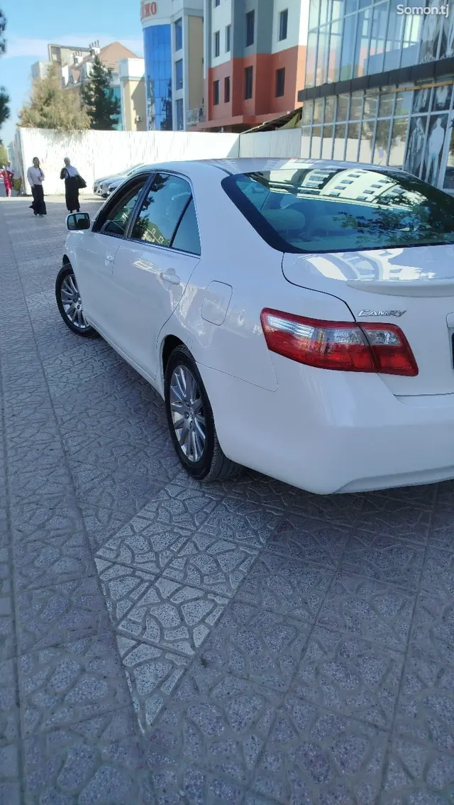 Toyota Camry 2007 · 2.4 AT