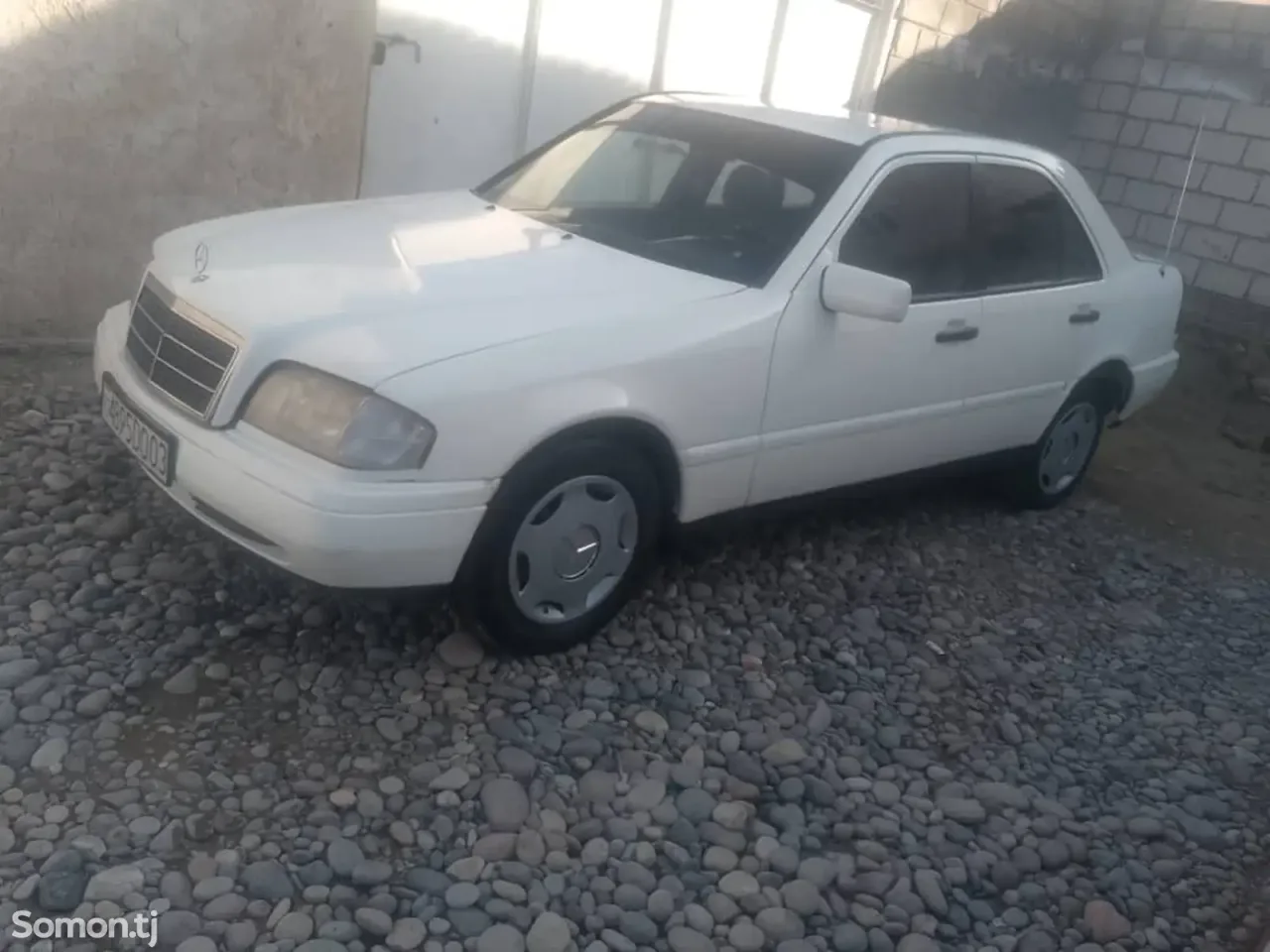 Mercedes-Benz C class 1995 · 1.9 MT
