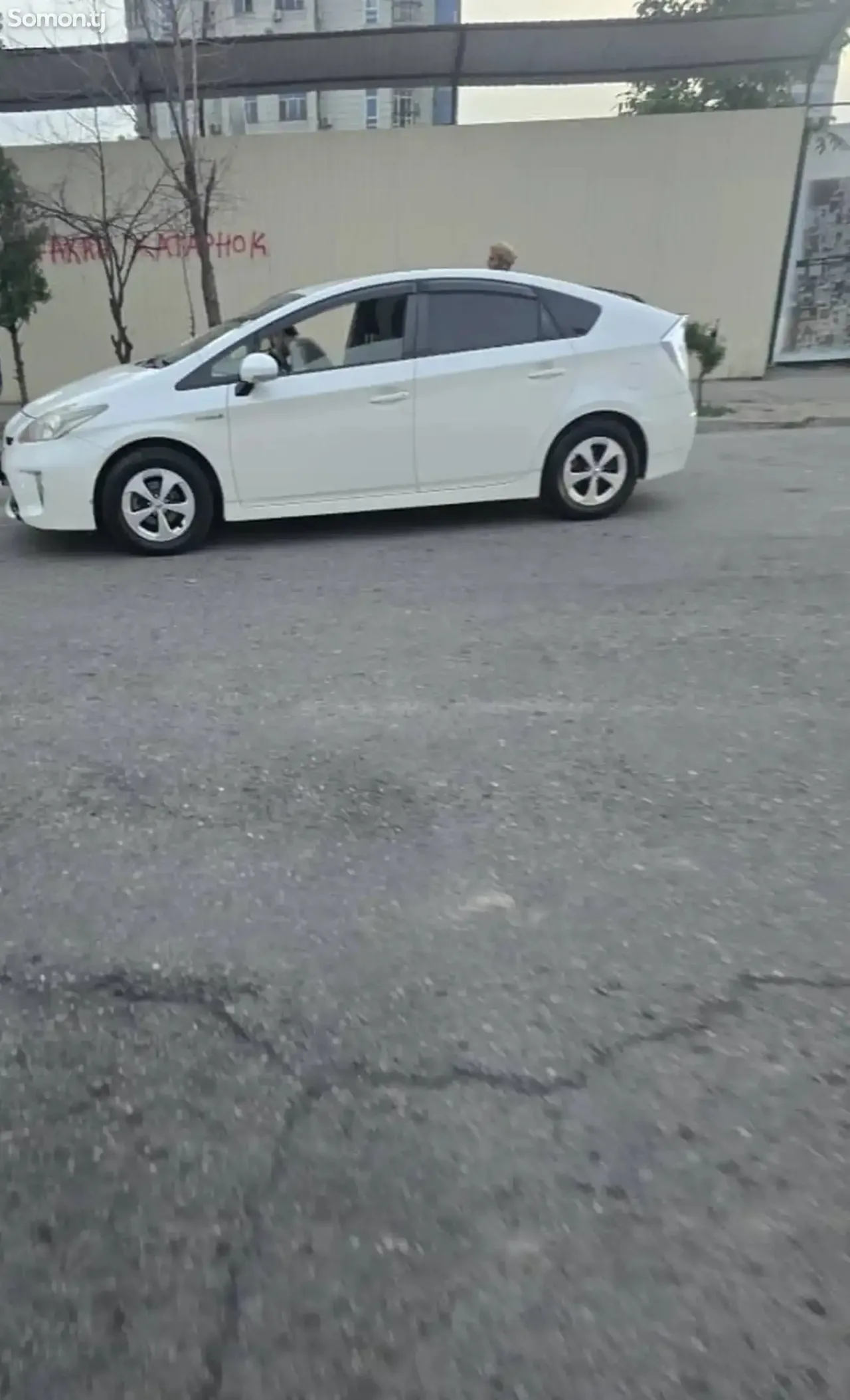 Toyota Prius 2011 · 1.8 AT