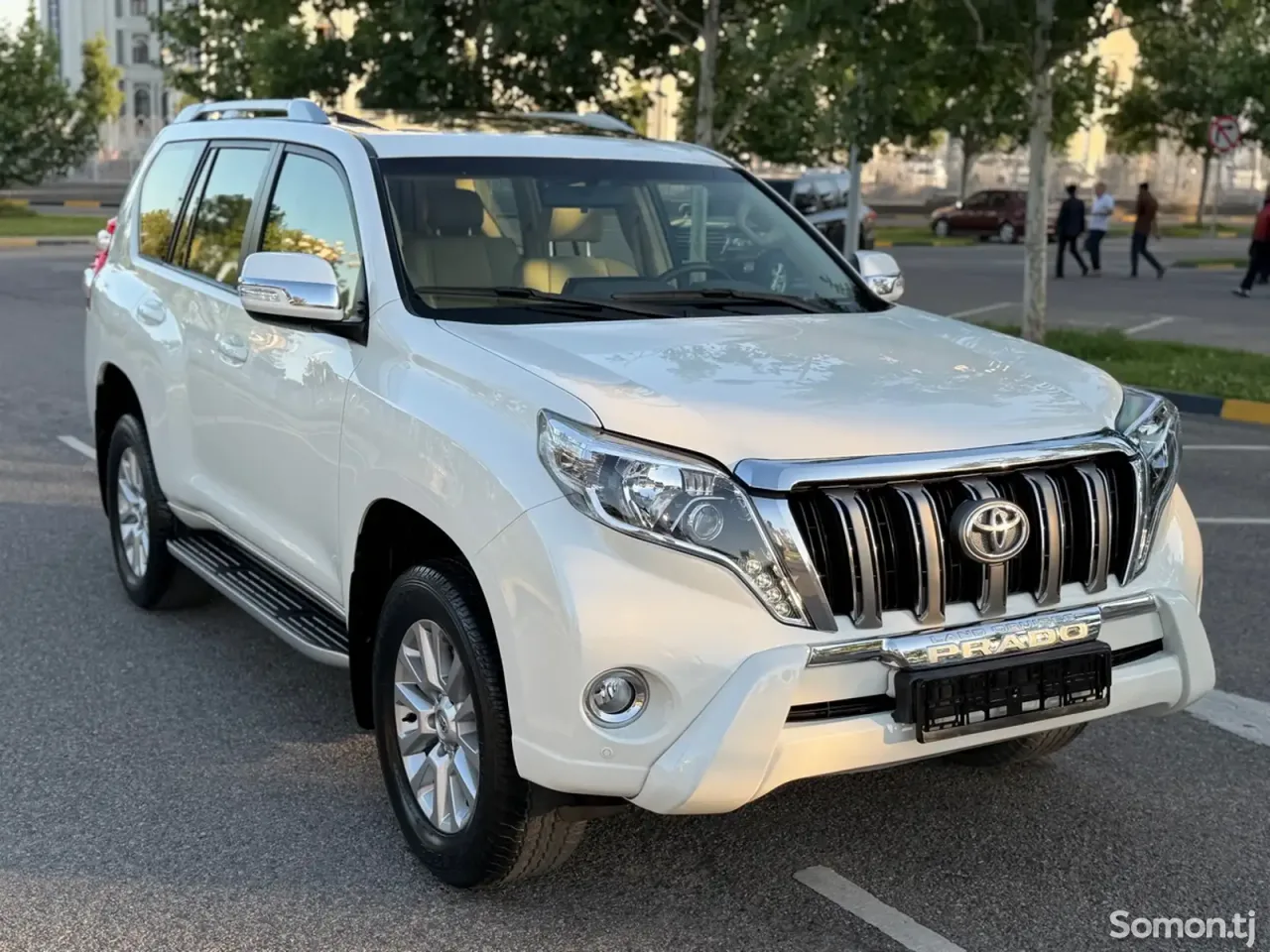 Toyota Land Cruiser Prado 2016 · 4.0 AT