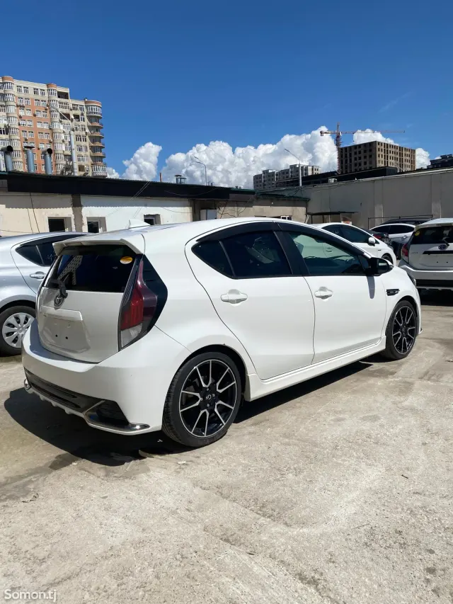 Toyota Aqua 2016 · 1.5 AT