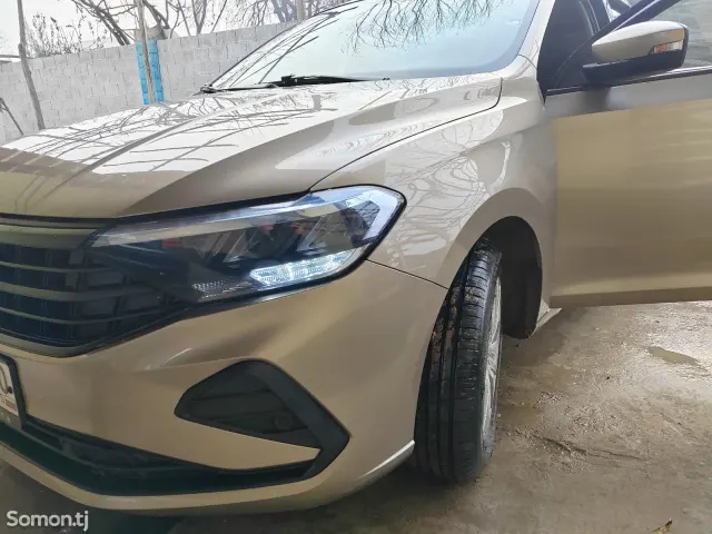 Volkswagen Polo 2021 · 1.6 AT