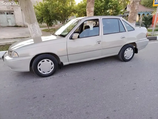 Daewoo Nexia 1996 · 1.5 MT