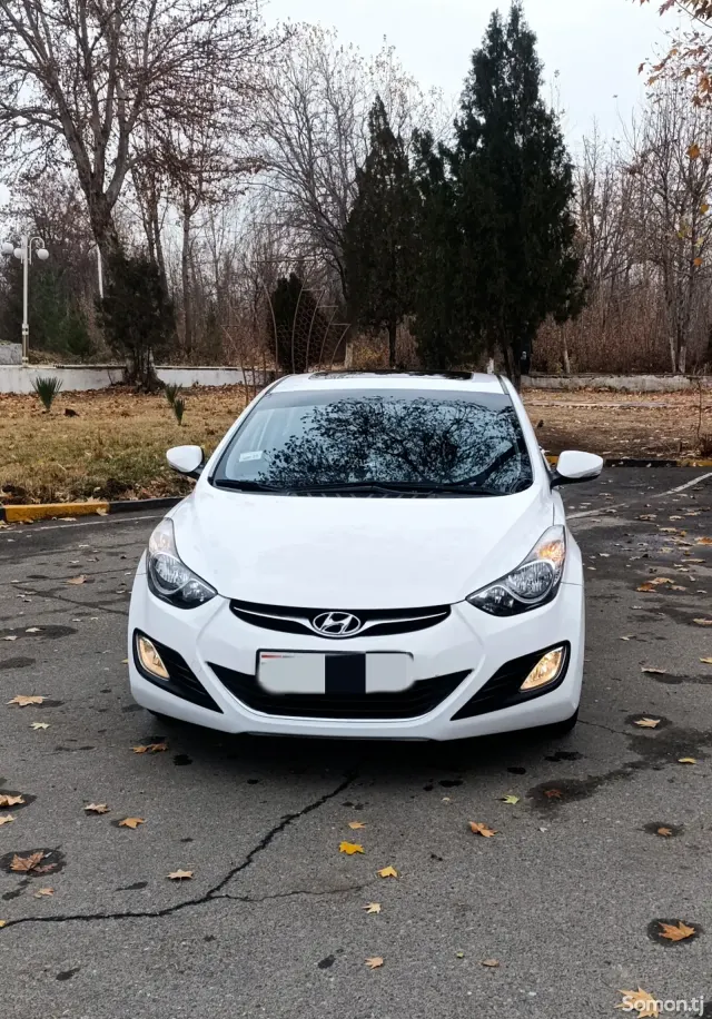 Hyundai Avante 2013 · 1.6 AT