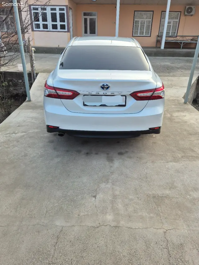 Toyota Camry 2018 · 2.5 AT