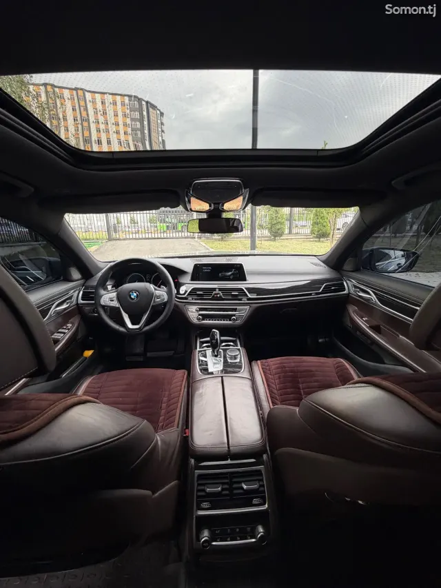 BMW 7 series 2017 · 4.0 AT