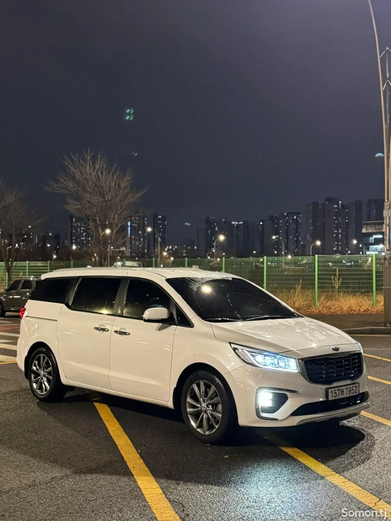 Kia Carnival 2019 · 2.2 AT
