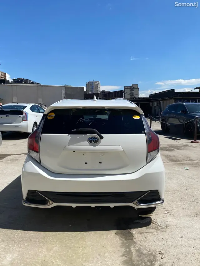 Toyota Aqua 2016 · 1.5 AT