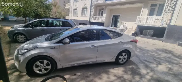 Hyundai Avante 2014 · 1.6 AT