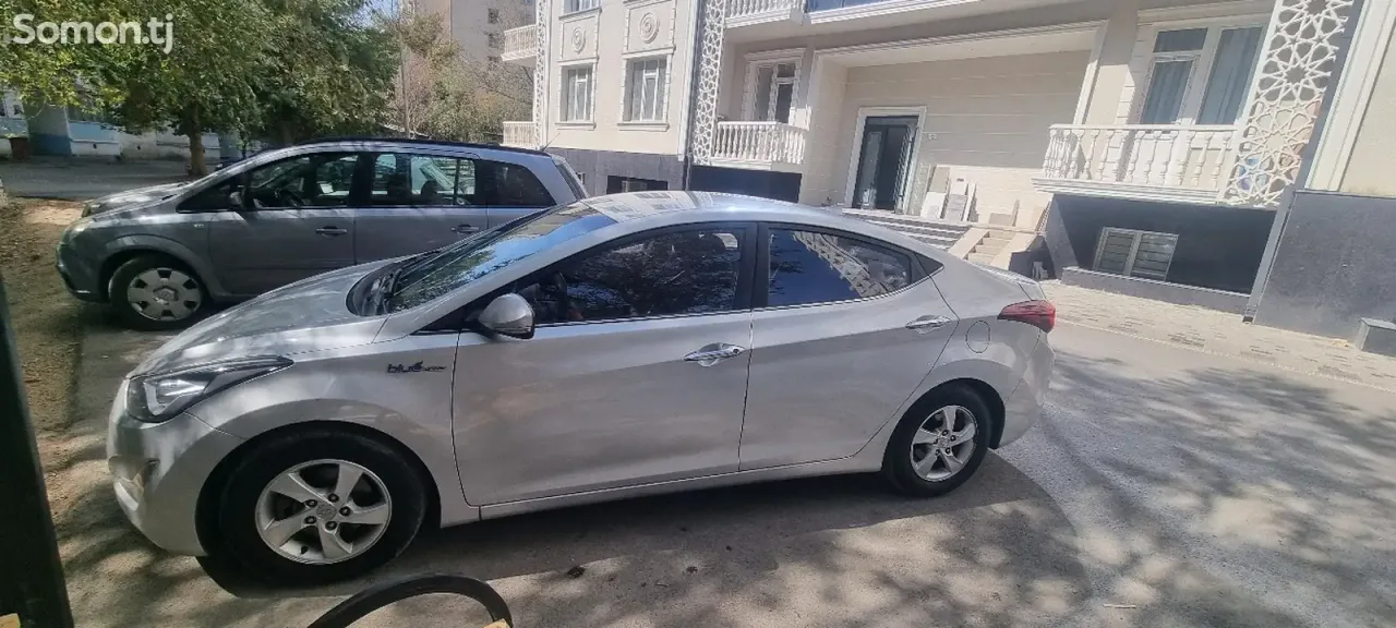 Hyundai Avante 2014 · 1.6 AT