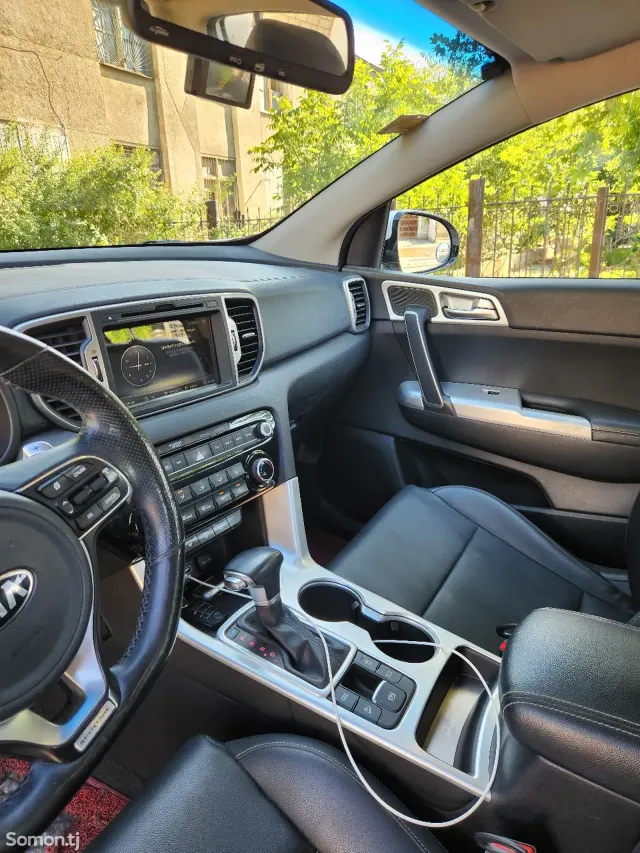 Kia Sportage 2015 · 1.7 AT
