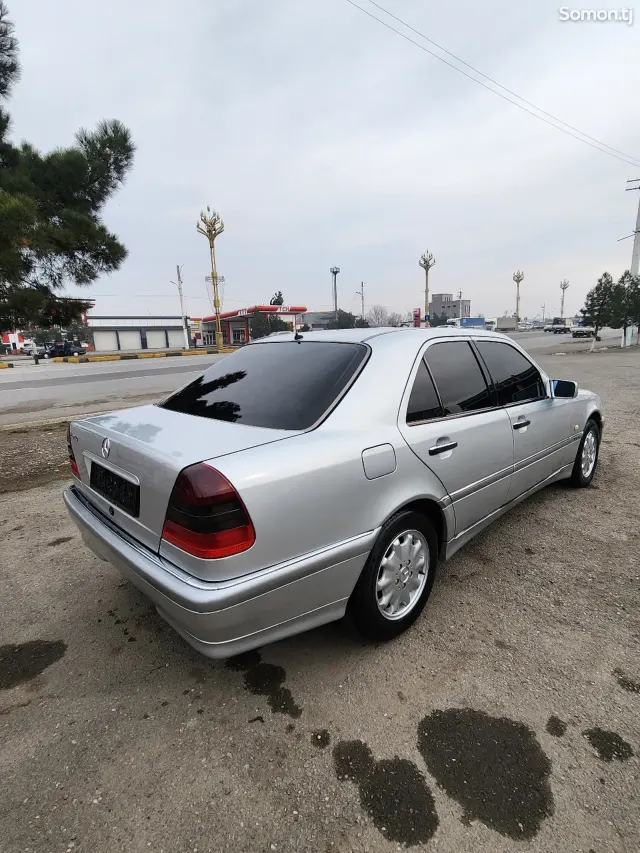 Mercedes-Benz C class 1999 · 2.4 AT