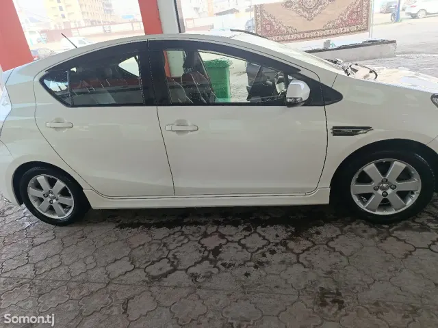 Toyota Aqua 2016 · 1.5 AT