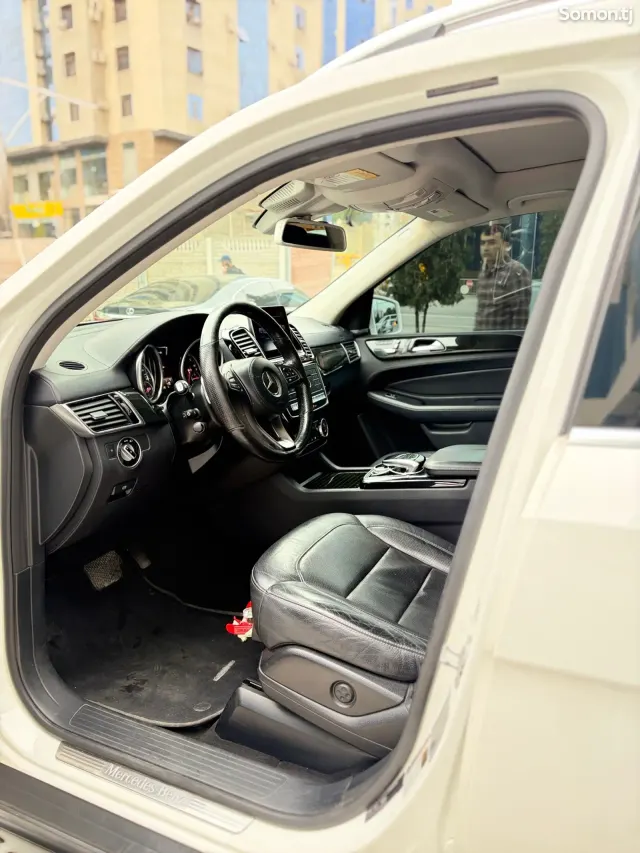 Mercedes-Benz GLS 2017 · 3.5 AT