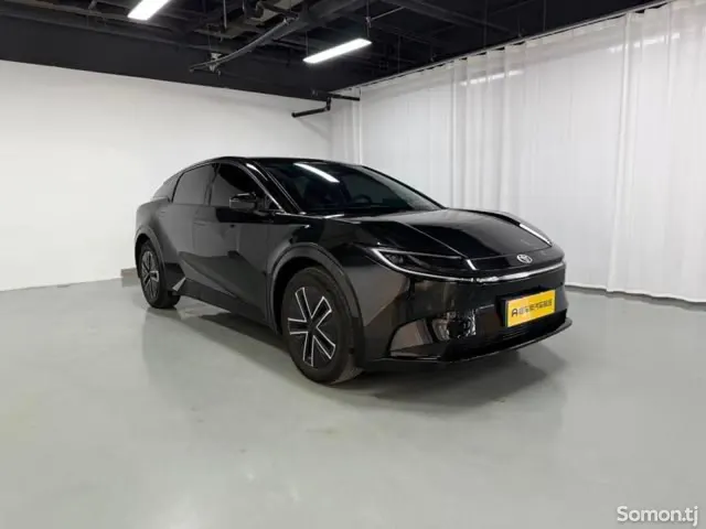 Toyota BZ5X 2025 · AT