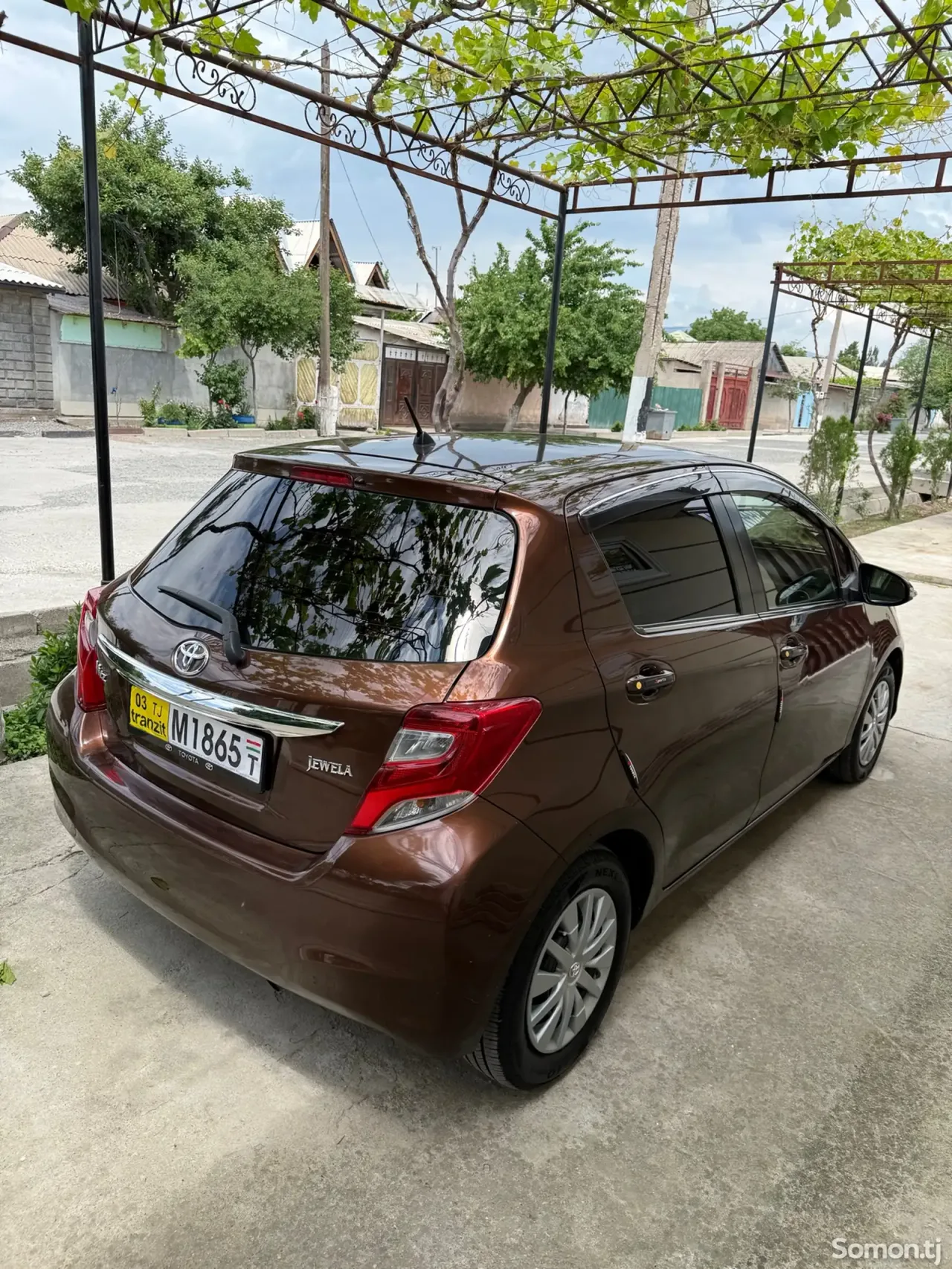 Toyota Vitz 2014 · 1.3 AT