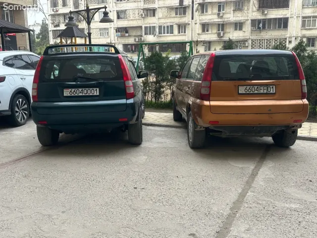 Honda HR-V 2001 · 1.6 MT