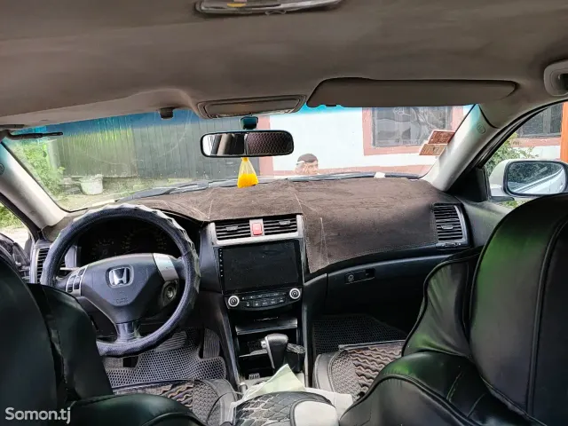 Honda Accord 2002 · 2.0 AT