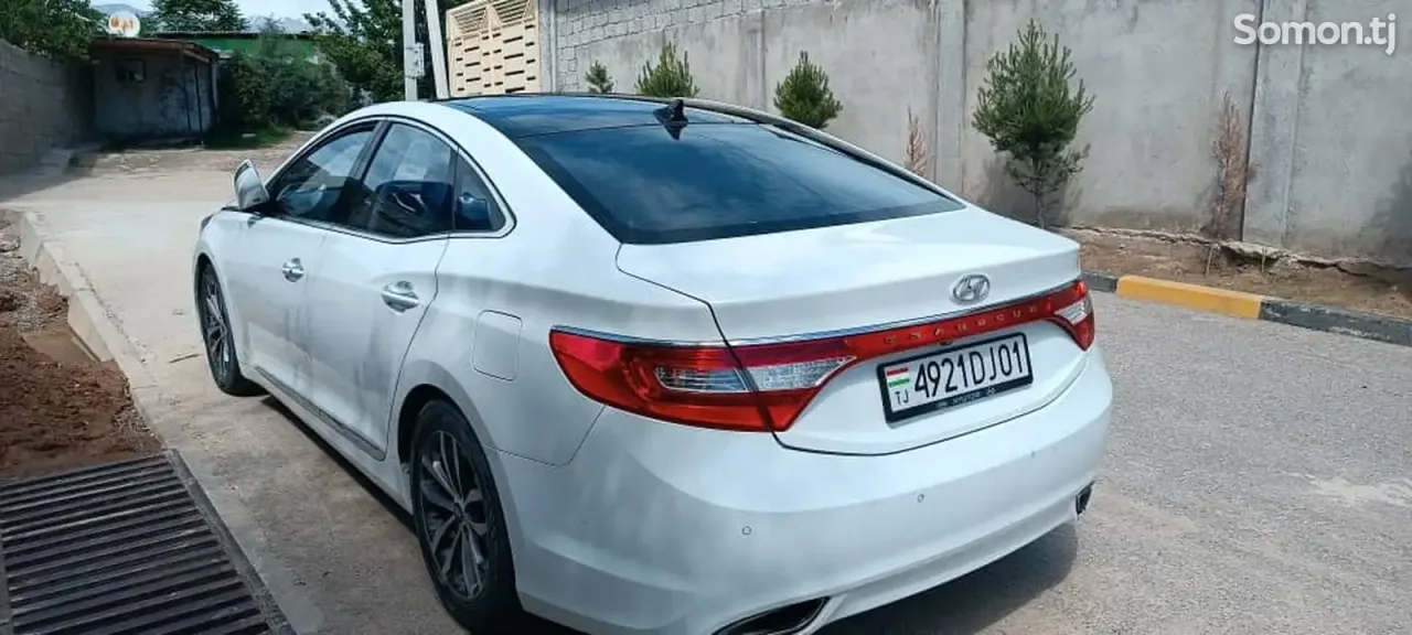 Hyundai Grandeur 2011 · 2.4 AT