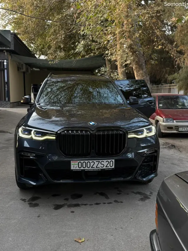 BMW X7 2021 · 4.4 AT