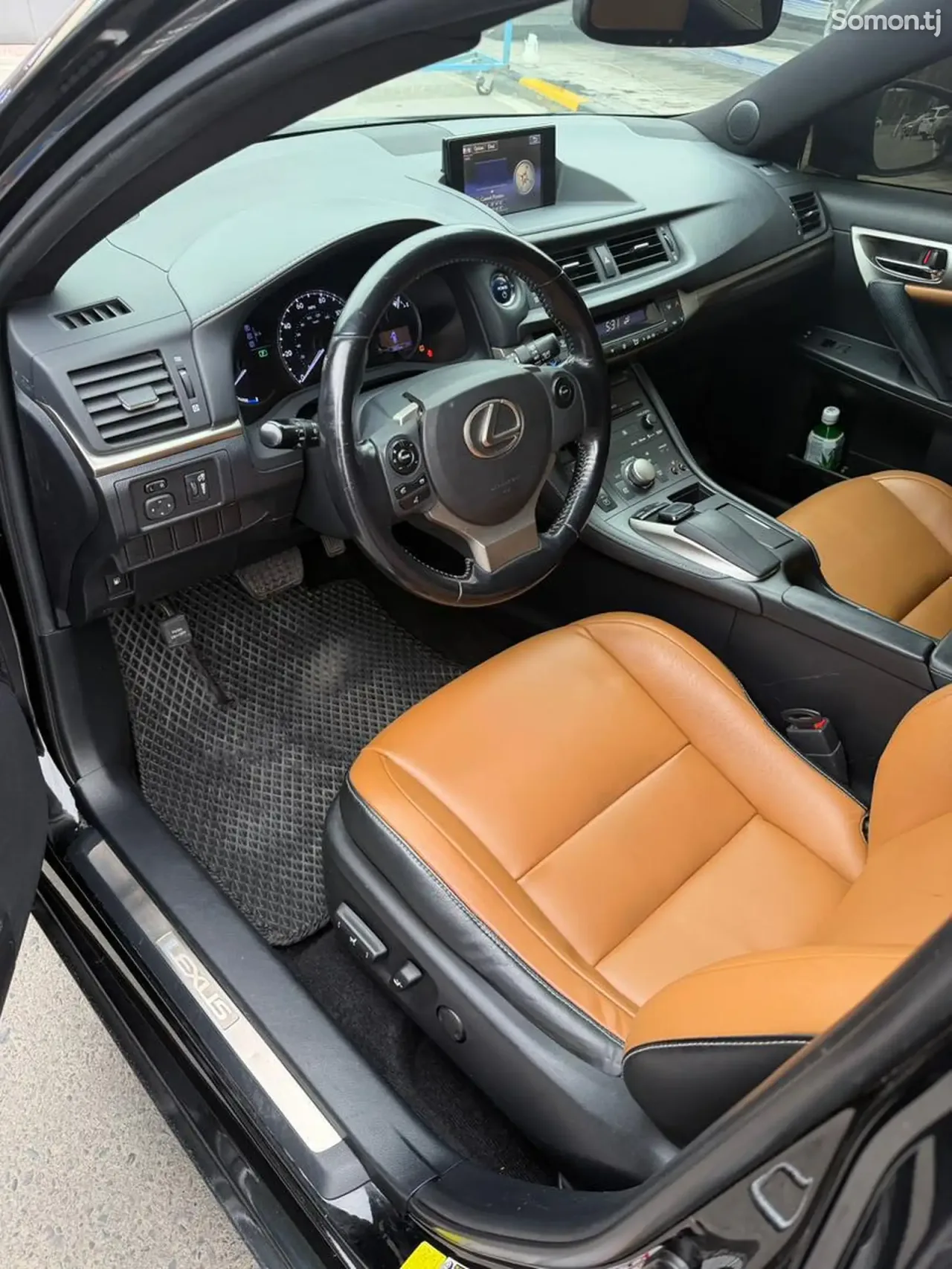 Lexus CT series 2015 · 1.8 CVT