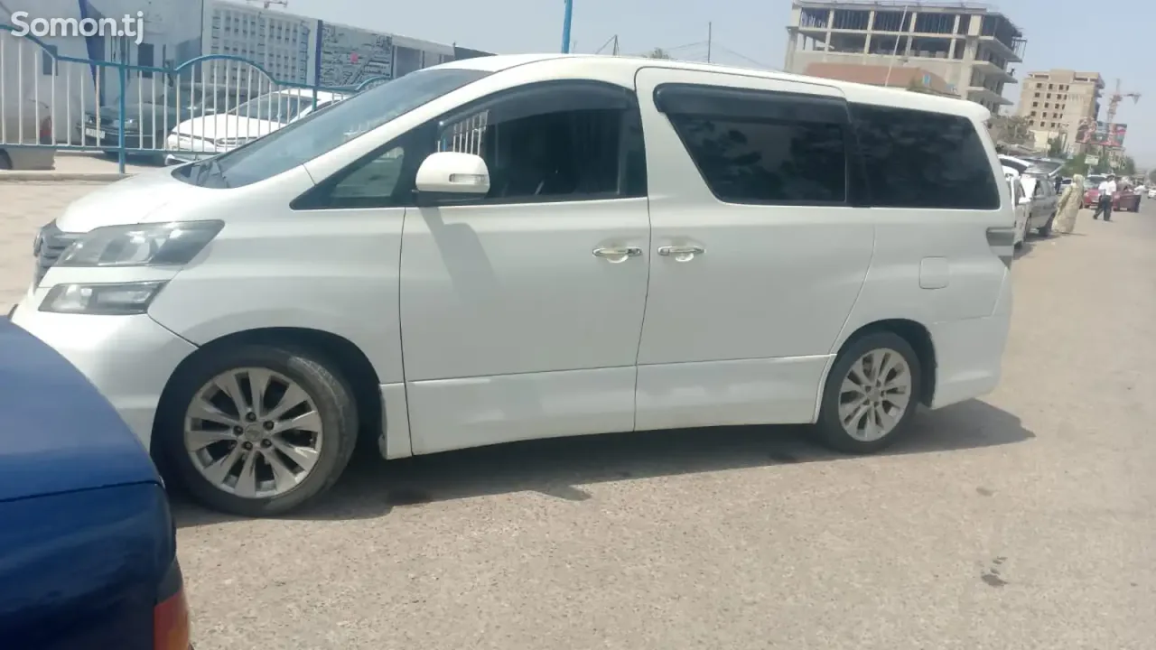 Toyota Vellfire 2014 · 2.4 AT