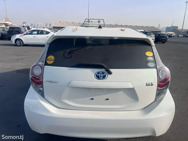 Toyota Aqua 2014 · 1.5 AT