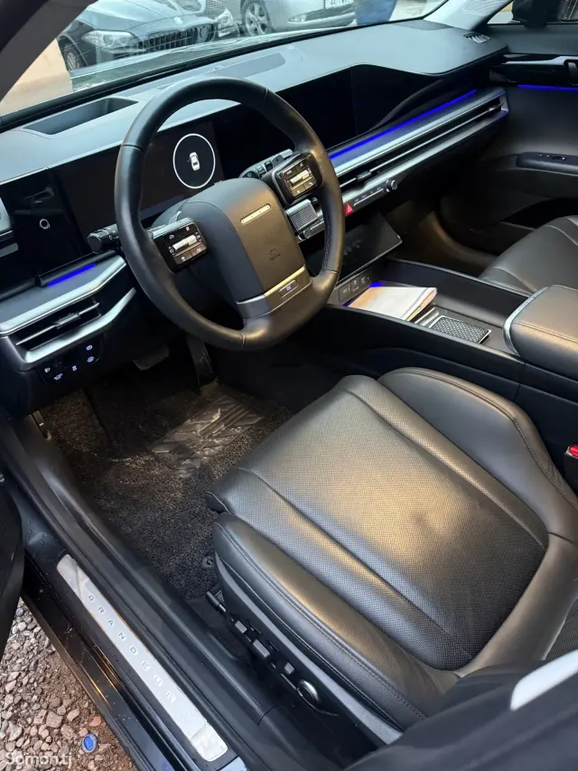 Hyundai Grandeur 2023 · 1.6 AT