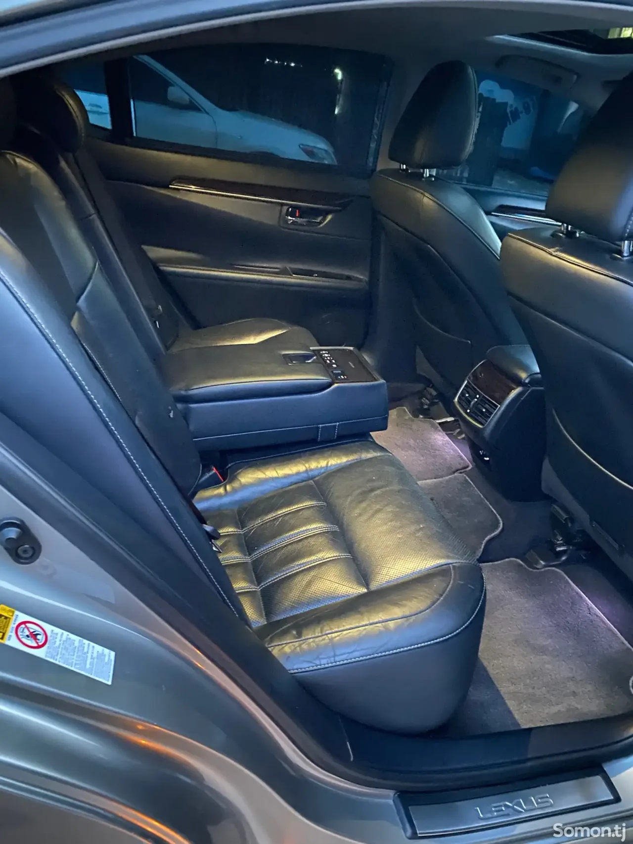 Lexus ES series 2016 · 2.5 AT