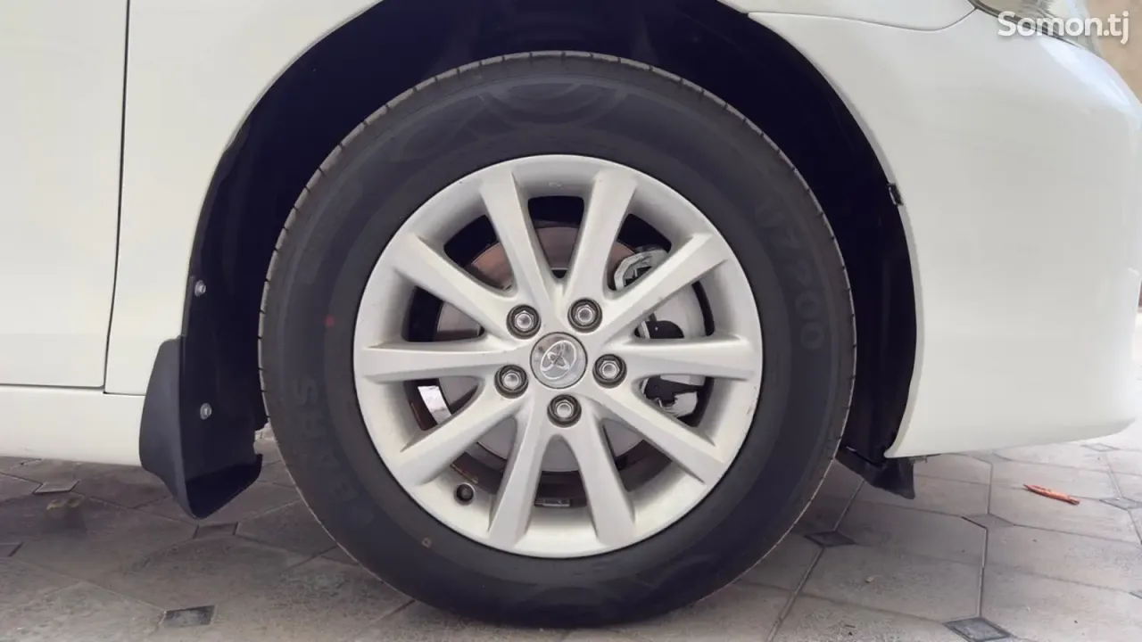 Toyota Camry 2011 · 2.5 AT