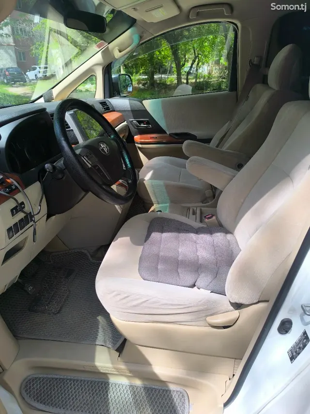 Toyota Vellfire 2008 · 2.4 AT