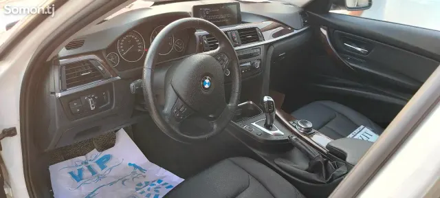 BMW 3 series 2015 · 2.0 AT