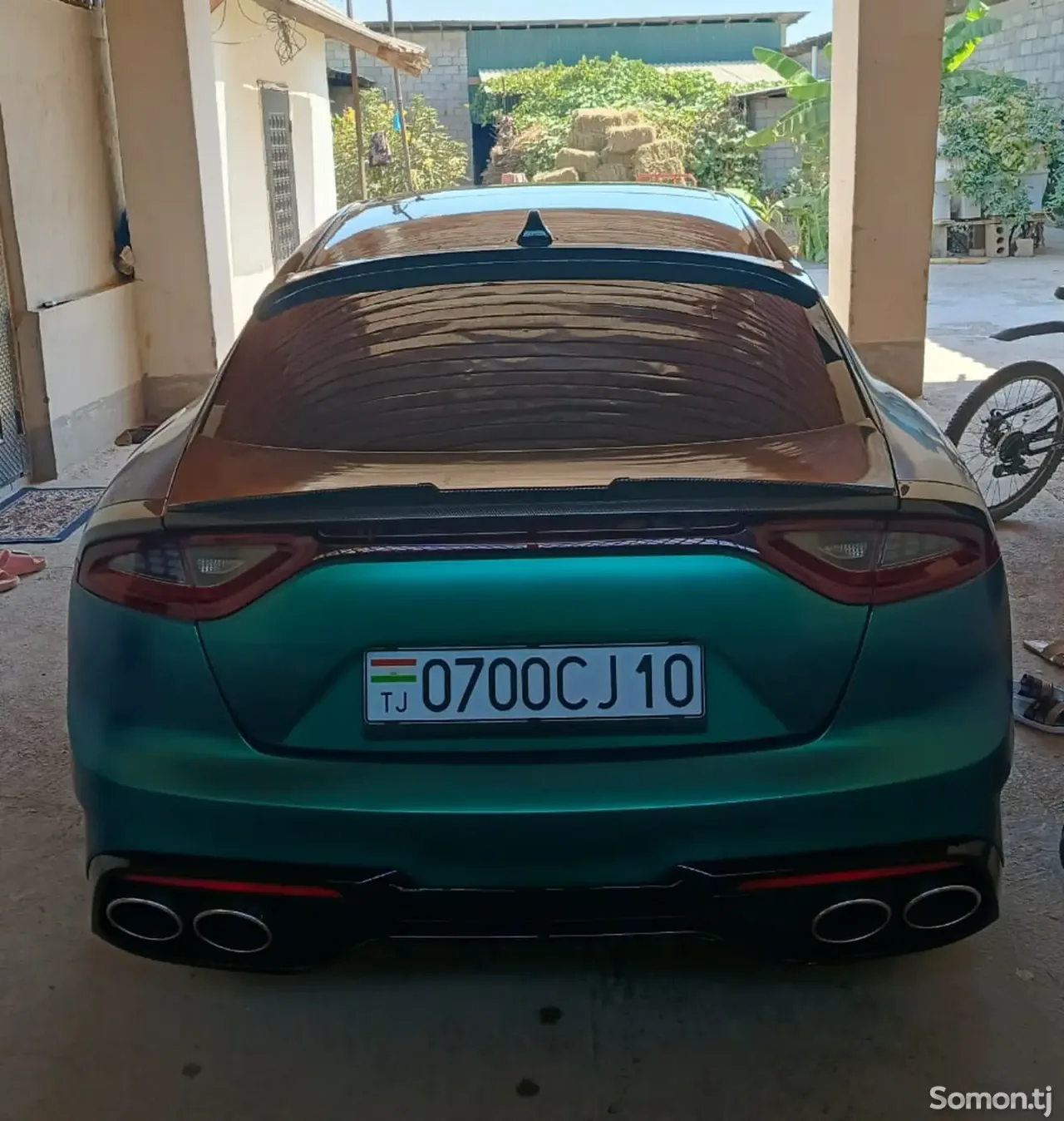 Kia Stinger 2018 · 3.3 AT