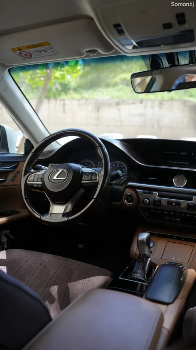 Lexus ES series 2015 · 3.0 AT