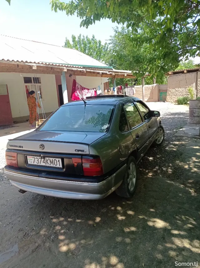 Opel Vectra A 1995 · 1.6 MT