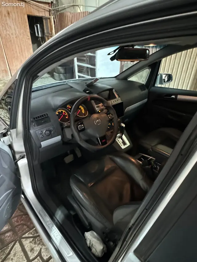 Opel Zafira 2008 · 1.9 AT