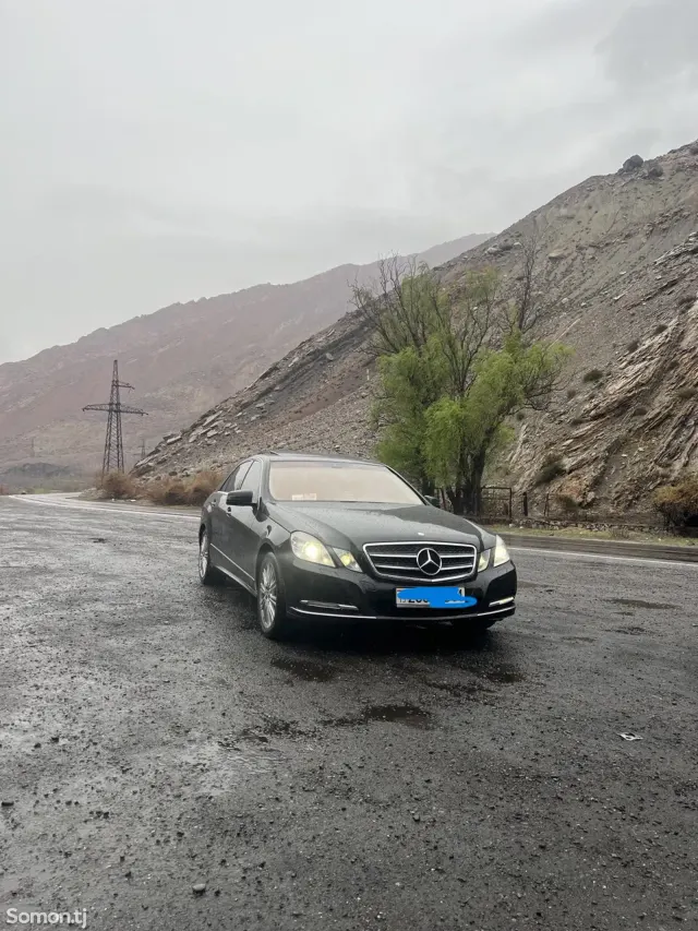 Mercedes-Benz E class 2011 · 3.0 AT