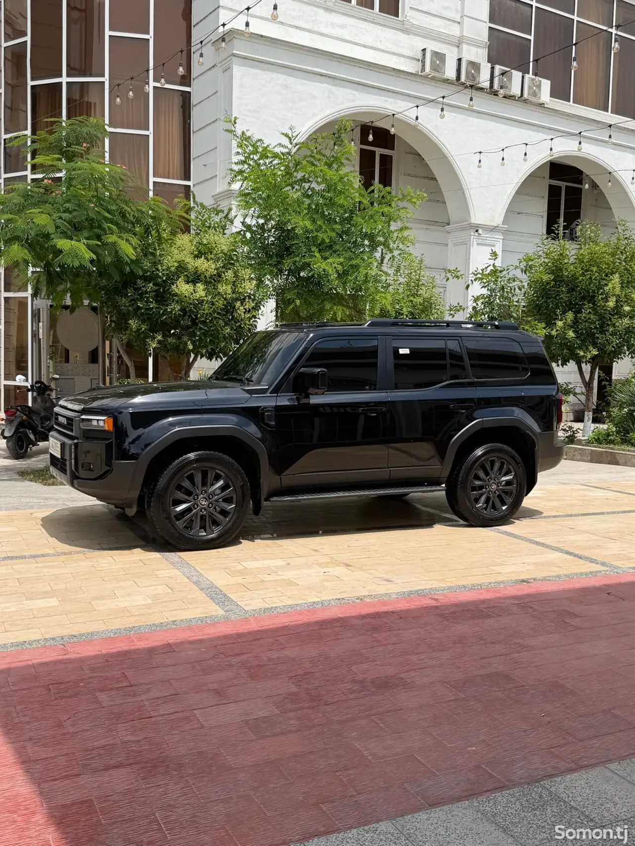 Toyota Land Cruiser Prado 2026 · 2.5 AT