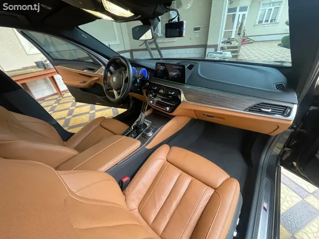 BMW 5 series 2017 · 2.0 AT