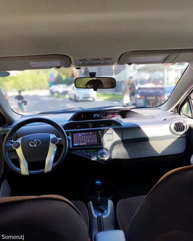 Toyota Aqua 2014 · 1.5 AT