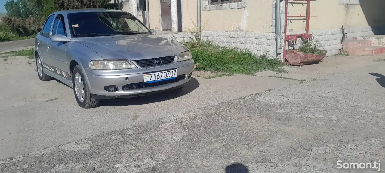 Opel Vectra B 2000 · 1.8 MT