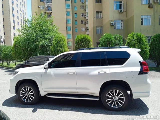 Toyota Land Cruiser Prado 2023 · 3.0 AT