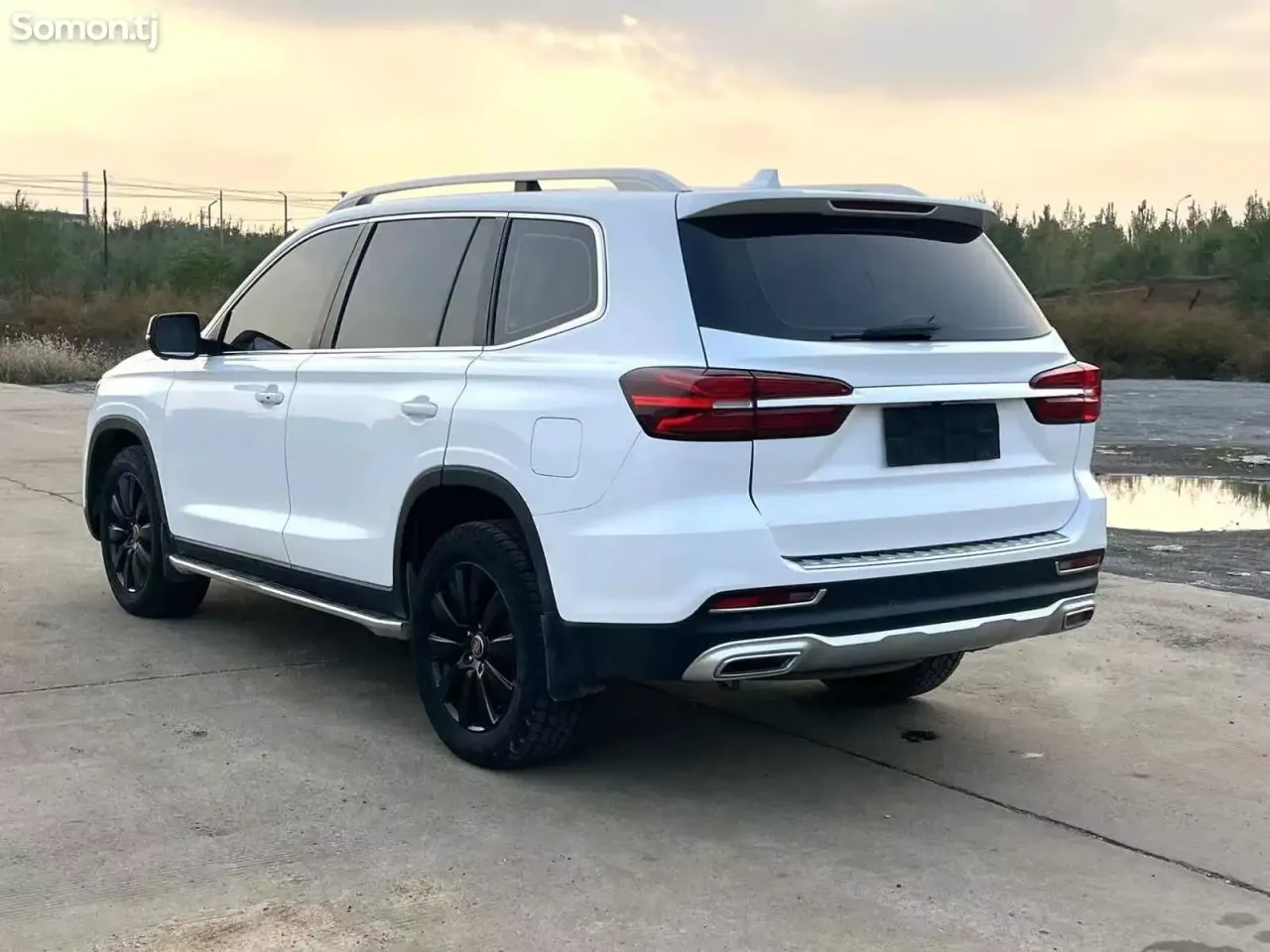 Roewe RX8 2018 · AT